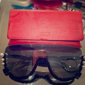 Fendi sunglases brand new